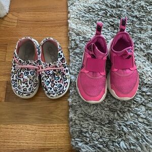 2 pair toddler girl size 8 shoes Nike & Hey Dudes